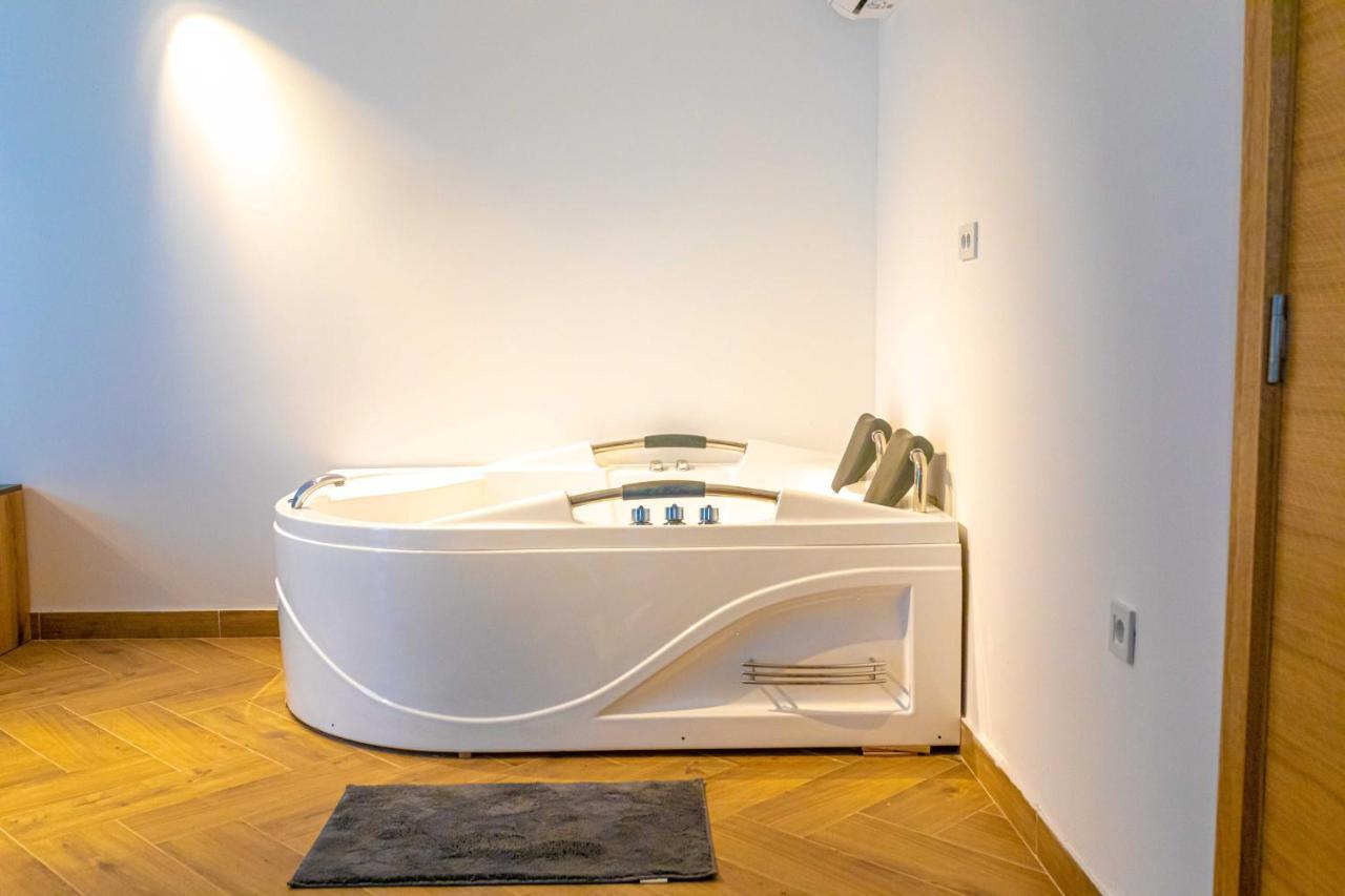 City Escape Luxury Villa Zuce Zewnętrze zdjęcie