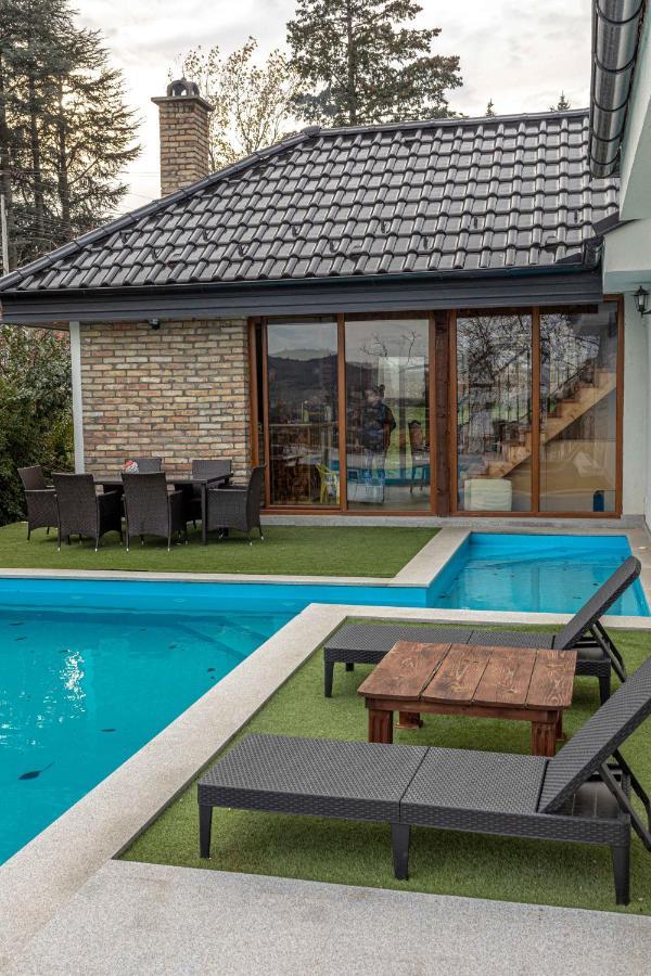 City Escape Luxury Villa Zuce Zewnętrze zdjęcie